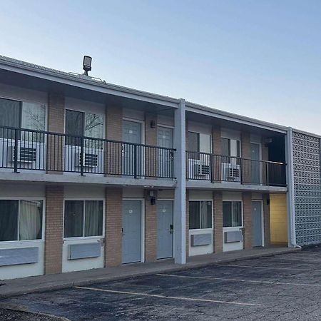 Super 8 By Wyndham Rockford South Hotel Exterior foto